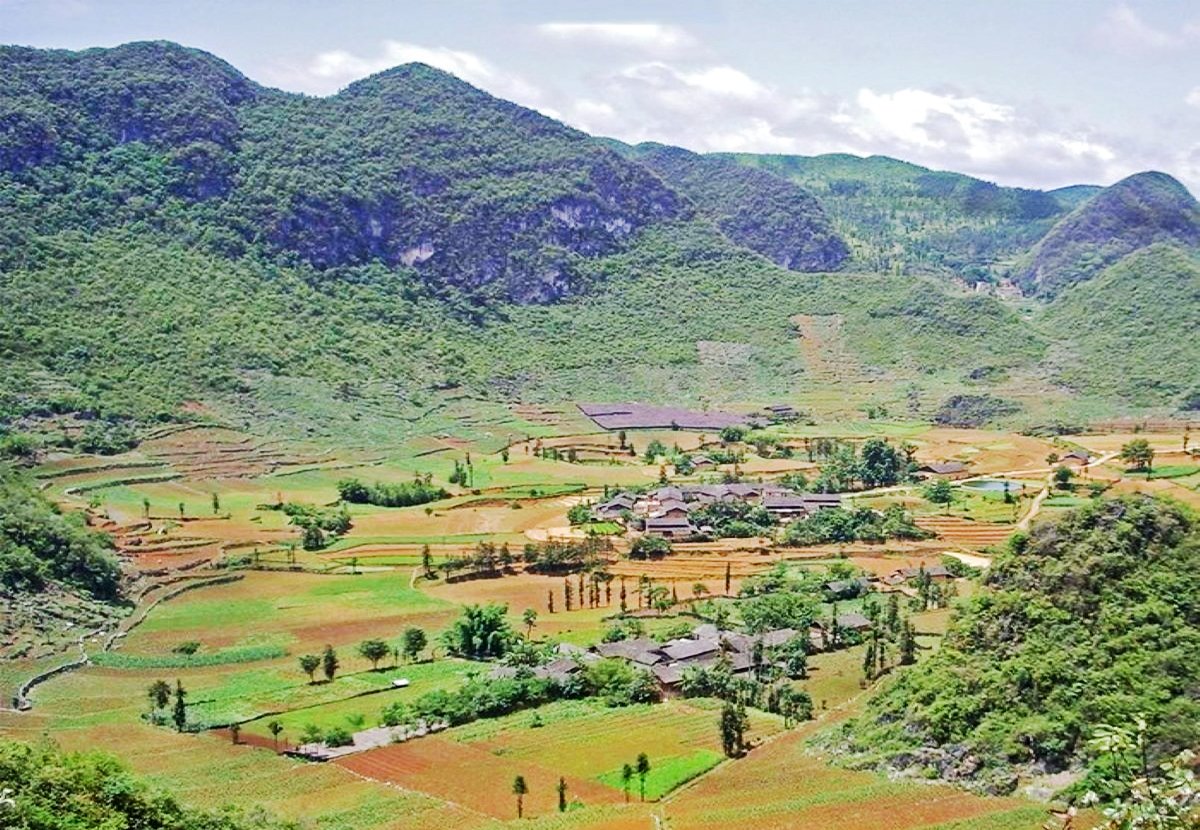 CYCLING TOUR: LEGENDS OF THE HO CHI MINH TRAIL & CENTRAL COAST SYMPHONY 10 DAYS